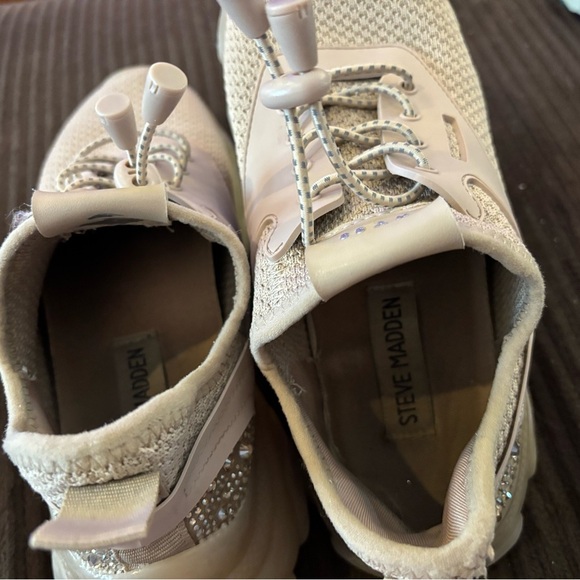 Women’s Steve Madden tennis shoes - Picture 6 of 8